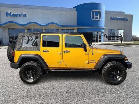 Used 2014 Jeep Wrangler Unlimited Sport w/ Quick Order Package 23S AWD/4WD image 5