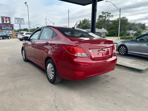 Used 2013 Hyundai Accent GLS FWD image 6