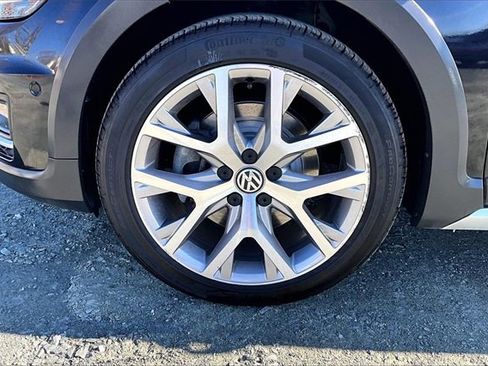 Used 2018 Volkswagen Golf Alltrack SEL image 8