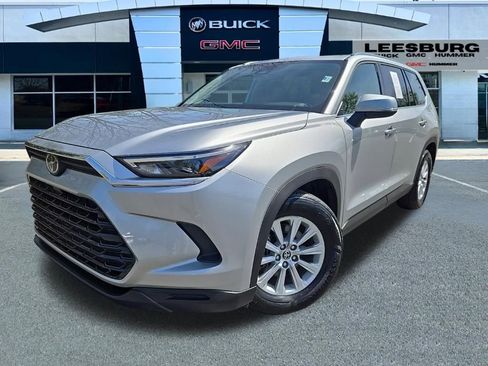 Used 2025 Toyota Grand Highlander AWD image 3