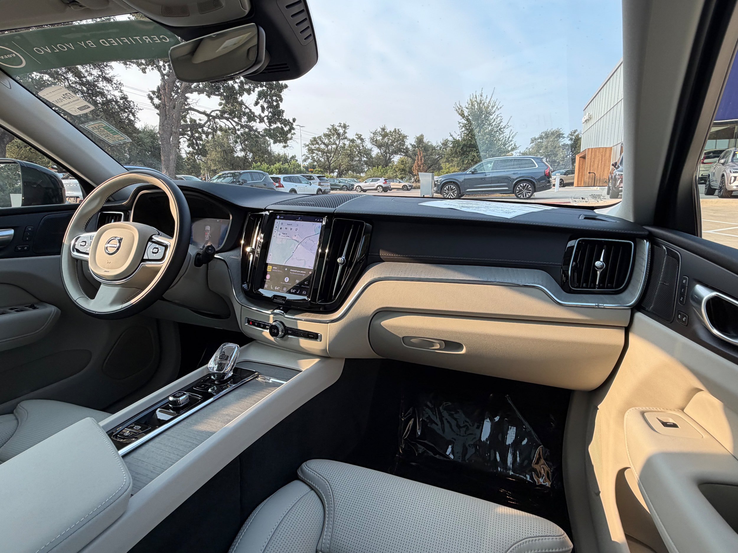Certified 2024 Volvo XC60 B5 Ultimate AWD/4WD image 13