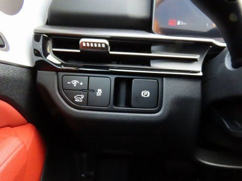 New 2026 Kia Sportage SX image 32