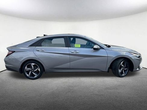 Used 2021 Hyundai Elantra Limited image 14