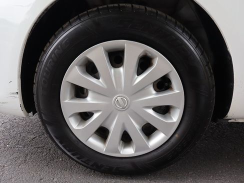 Used 2019 Nissan Versa SV FWD image 41