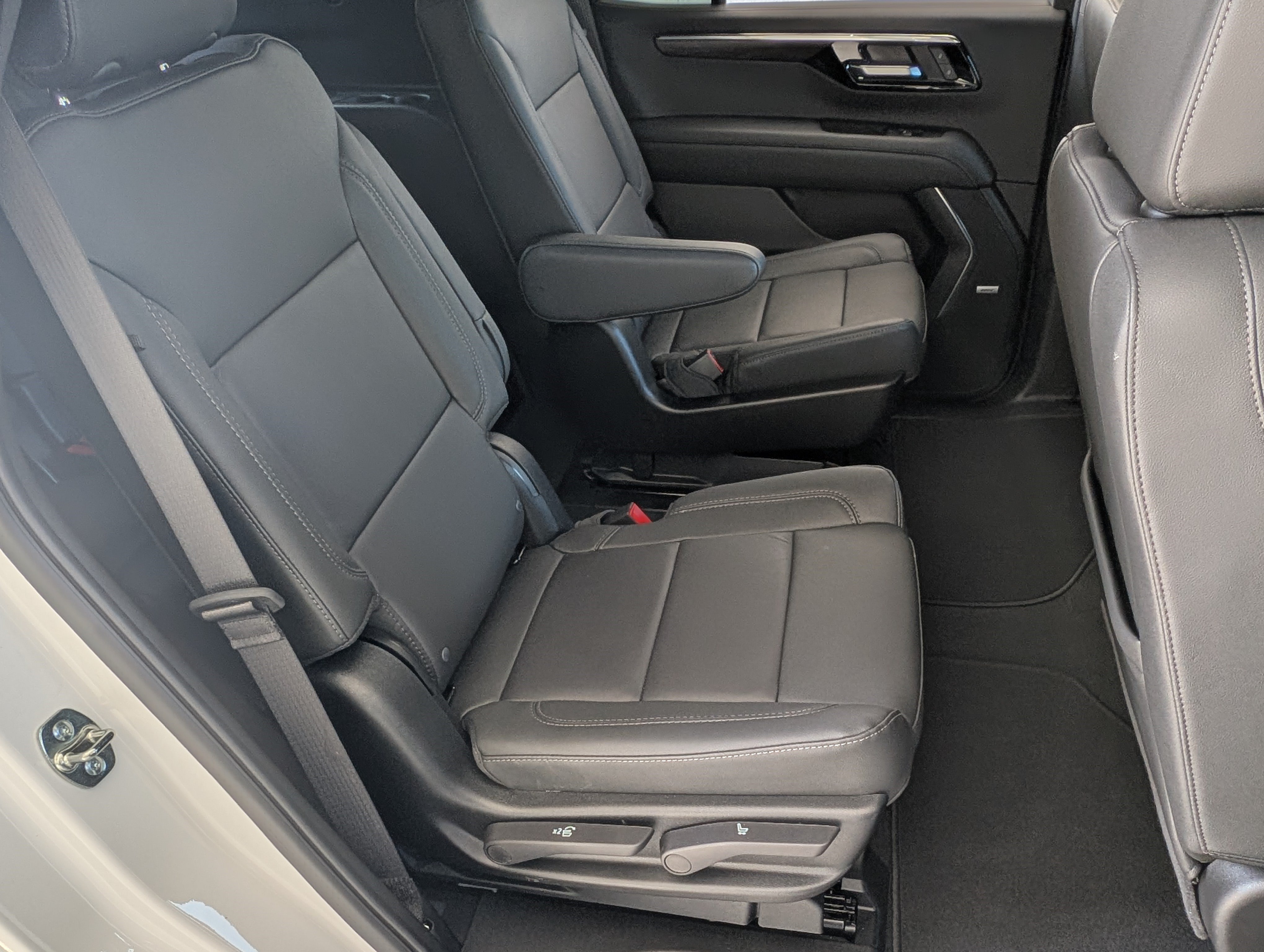 Used 2026 Chevrolet Tahoe LT w/ Comfort Package AWD/4WD image 20