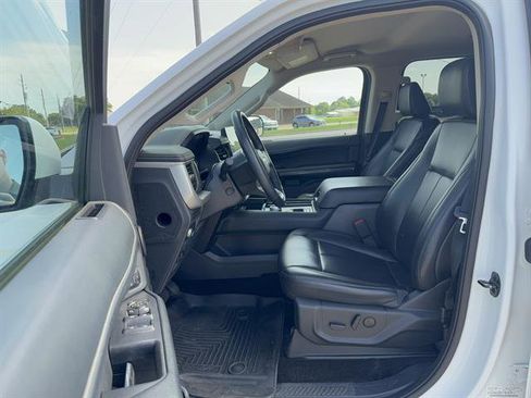 Used 2022 Ford Expedition XLT RWD image 8