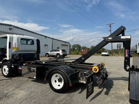 Used 2024 Chevrolet Low Cab Forward image 29