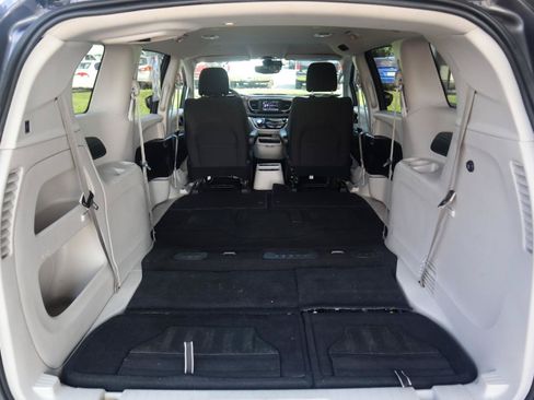 Used 2023 Chrysler Voyager LX FWD image 46