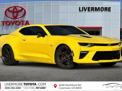 Used 2018 Chevrolet Camaro SS image 1