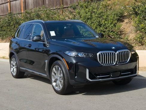 New 2026 BMW X5 sDrive40i w/ Parking Assistance Package image 2
