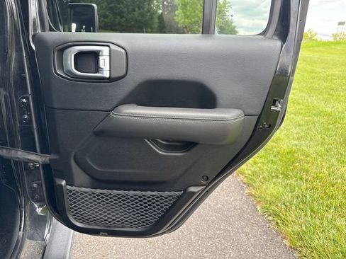 Used 2019 Jeep Wrangler Unlimited Sahara w/ Quick Order Package 24M Moab AWD/4WD image 16
