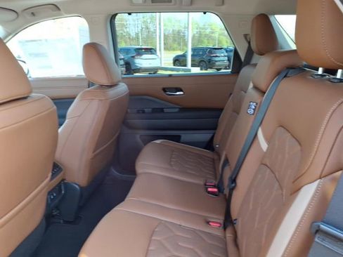 New 2026 Nissan Pathfinder Platinum AWD/4WD image 8