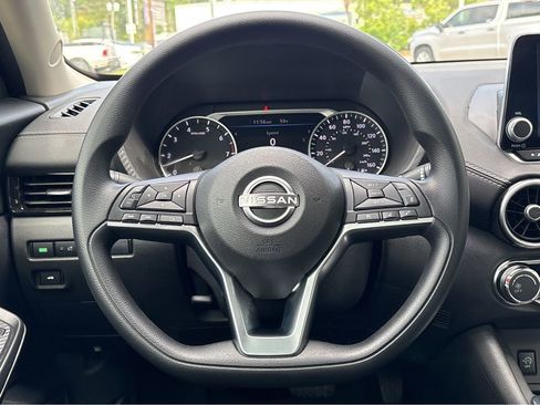 Used 2022 Nissan Sentra SV FWD image 9