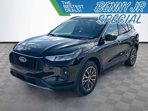 Used 2025 Ford Escape SE image 1