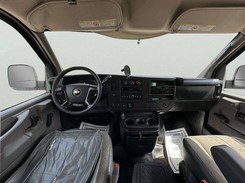 Used 2012 Chevrolet Express 3500 Extended RWD image 19