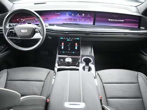 Used 2026 Cadillac Escalade Sport w/ LPO, ONYX Package image 3