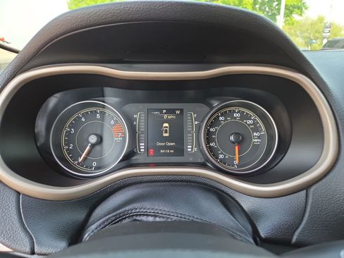 Used 2018 Jeep Cherokee Latitude FWD image 26