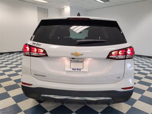 Used 2022 Chevrolet Equinox LT w/ Driver Convenience Package image 4