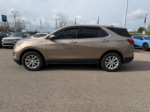 Used 2019 Chevrolet Equinox LT AWD/4WD image 2