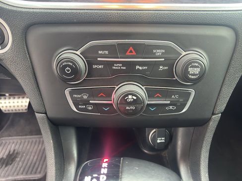 Used 2018 Dodge Charger R/T Scat Pack image 15