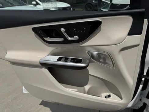 New 2025 Mercedes-Benz GLC 300 image 6