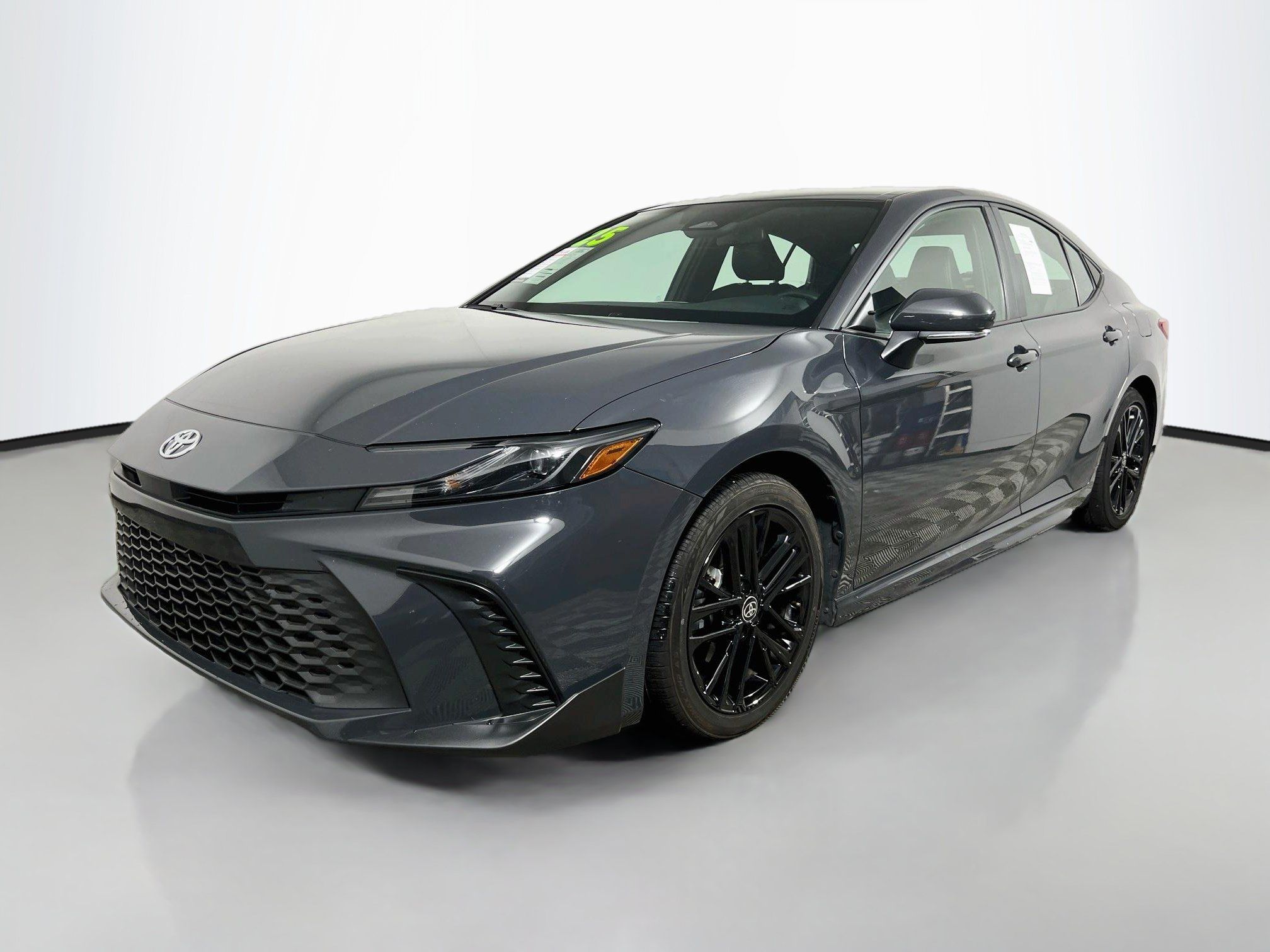 Used 2025 Toyota Camry SE FWD image 10