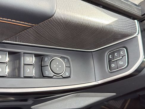 Used 2021 Ford F150 Platinum w/ FX4 Off-Road Package image 15