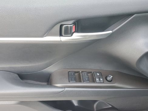 Used 2024 Toyota Camry SE FWD image 18