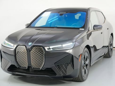 Used 2022 BMW iX xDrive50 w/ Premium Package image 50