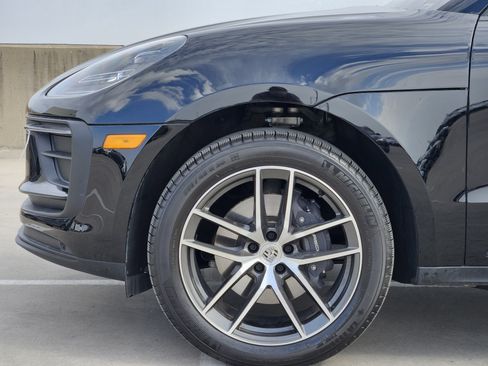 Certified 2026 Porsche Macan AWD/4WD image 13