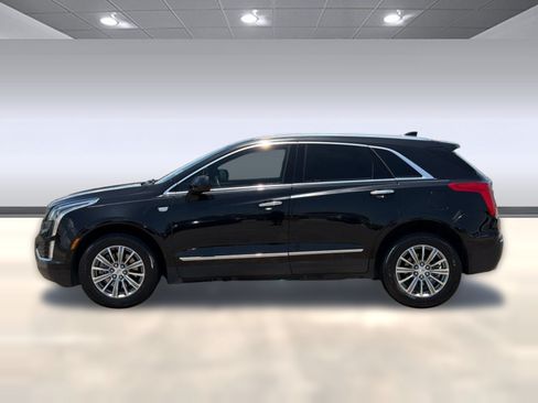 Used 2017 Cadillac XT5 Luxury FWD image 2