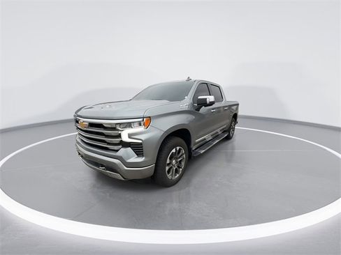 Used 2024 Chevrolet Silverado 1500 High Country w/ Technology Package image 4