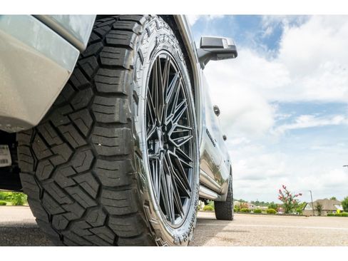 Used 2024 GMC Sierra 1500 Denali Ultimate AWD/4WD image 9