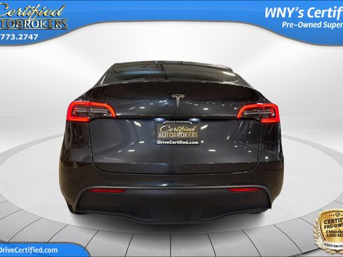 Used 2024 Tesla Model Y Long Range RWD image 8