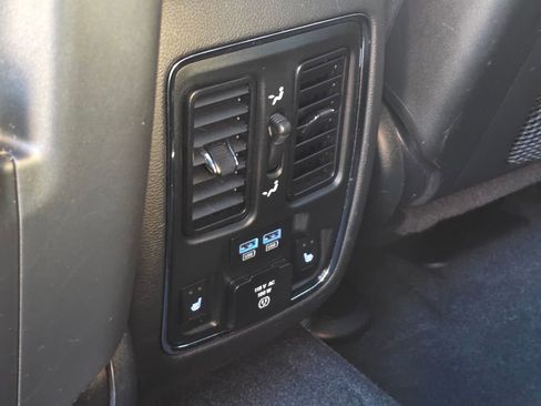Used 2019 Jeep Grand Cherokee Limited w/ Luxury Group II AWD/4WD image 21