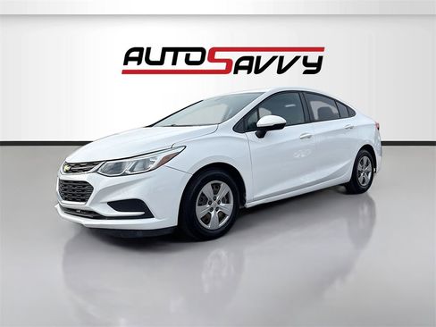 Used 2018 Chevrolet Cruze LS image 3