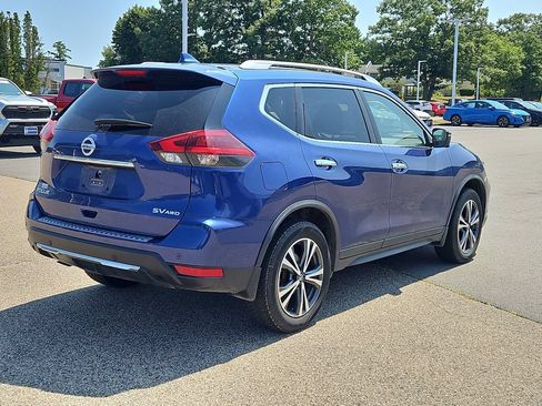 Used 2019 Nissan Rogue SV w/ Sun & Sound Touring Package AWD/4WD image 3