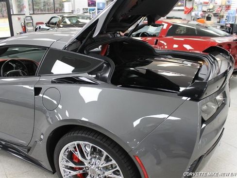 Used 2016 Chevrolet Corvette Z06 w/ 3LZ Preferred Equipment Group RWD image 36