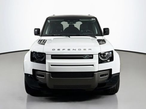 Used 2024 Land Rover Defender 110 X-Dynamic SE AWD/4WD image 2