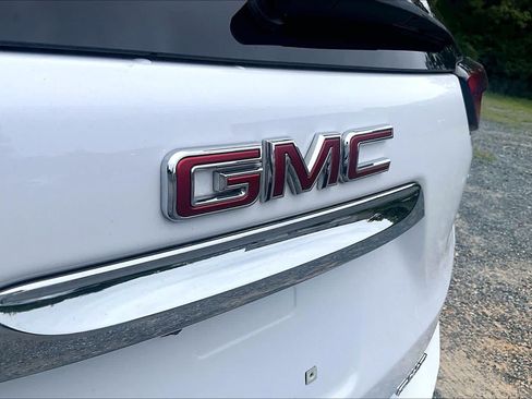 Used 2024 GMC Terrain SLE AWD/4WD image 30