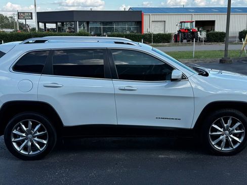 Used 2018 Jeep Cherokee Limited FWD image 4
