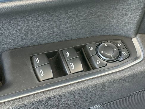 Used 2025 GMC Sierra 1500 SLT RWD image 18