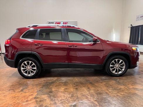 Used 2019 Jeep Cherokee Latitude Plus image 10