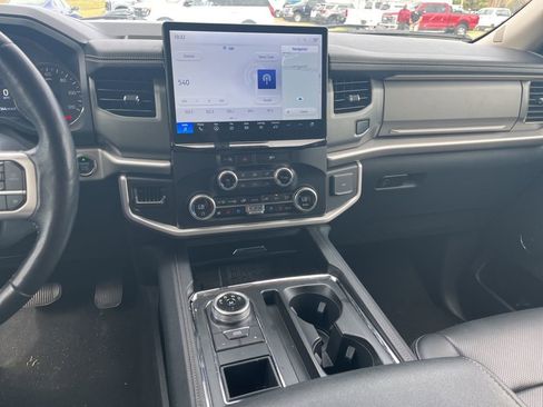 Certified 2024 Ford Expedition Max XLT RWD image 12