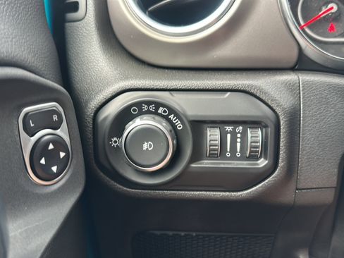 Used 2020 Jeep Wrangler Unlimited Rubicon image 36