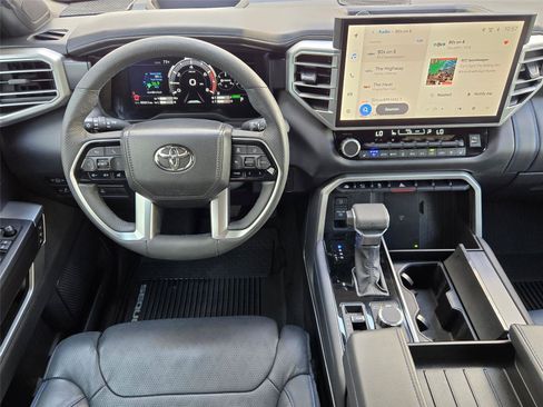 Used 2025 Toyota Sequoia Platinum AWD/4WD image 16