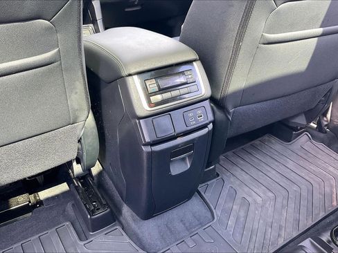 Certified 2024 Subaru Ascent Onyx Edition AWD/4WD image 24