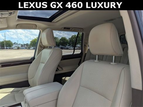 Used 2016 Lexus GX 460 Luxury w/ Preferred Accessory Package image 24