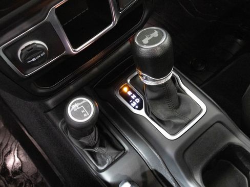 Used 2021 Jeep Wrangler Unlimited Sport image 27