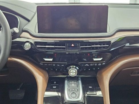 Used 2025 Acura MDX w/ Advance Package image 10